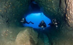 spilaio elefanton crete diving